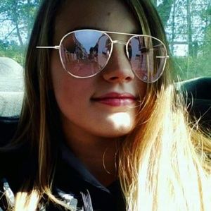 Meet your Posher, Madison